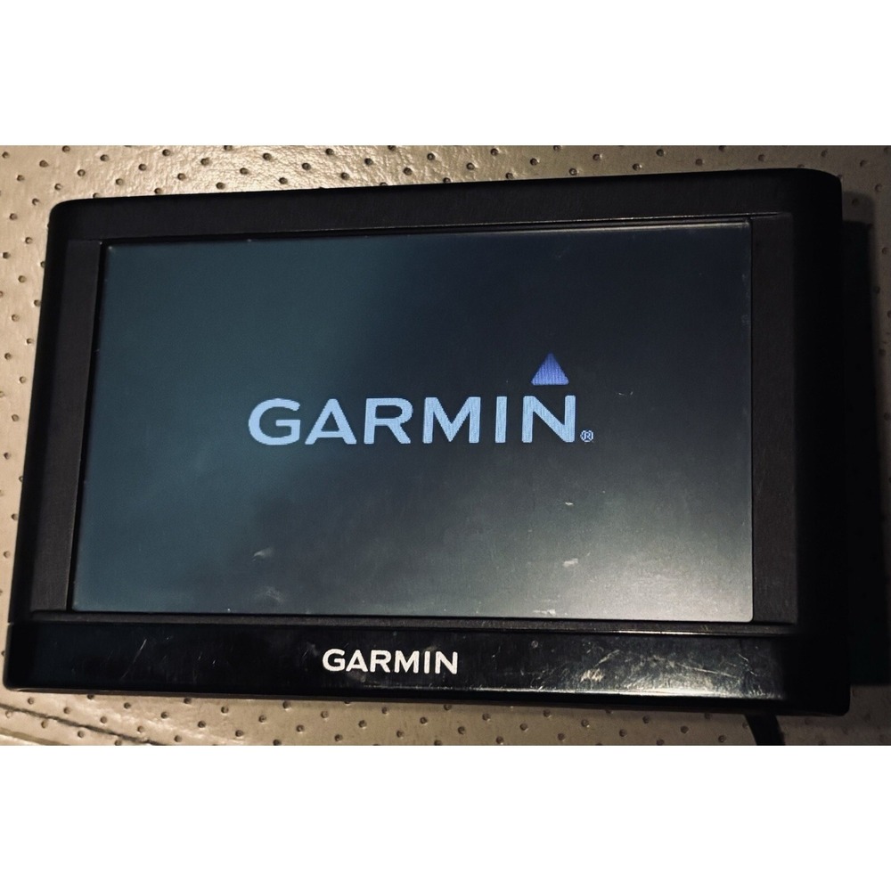 Garmin nuvi 56LMT 5" GPS‎ Bundle w/Charging Cable for car - Tested Works In Car